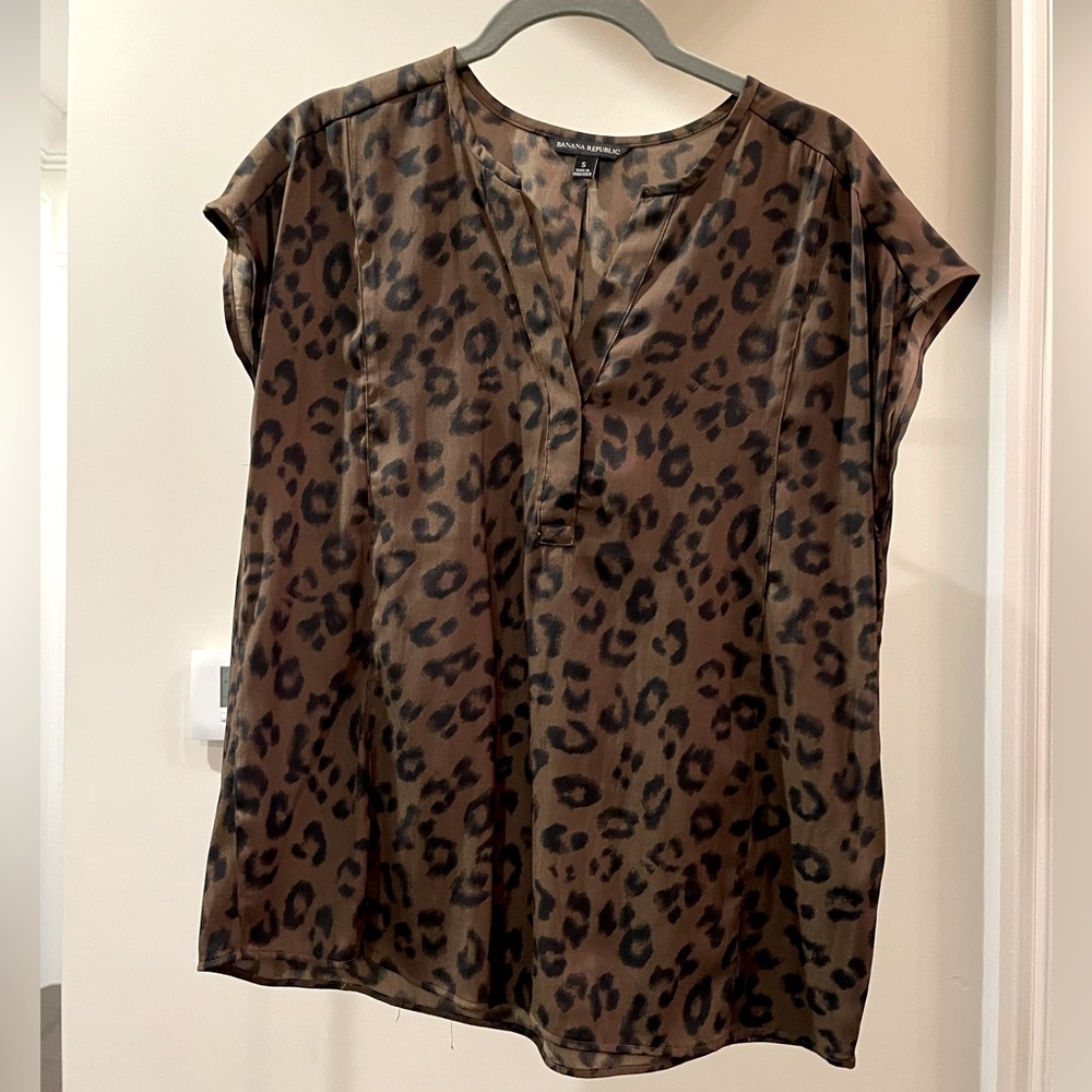 Banana Republic Small Leopard Brown Black Blouse